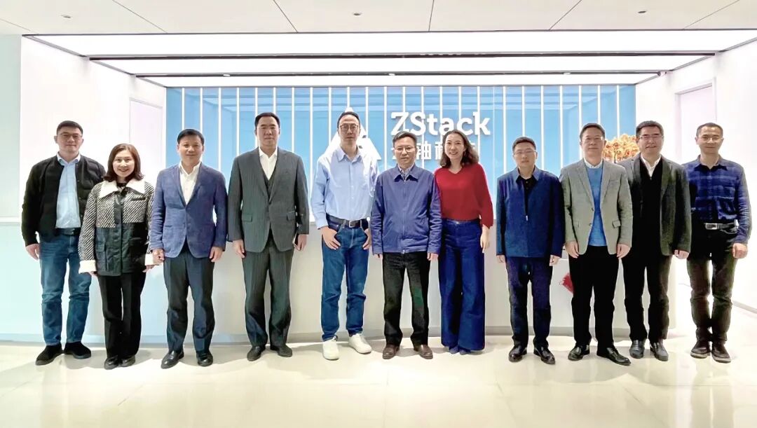 上海市闵行区委副书记、区长陈华文莅临云轴科技ZStack调研指导